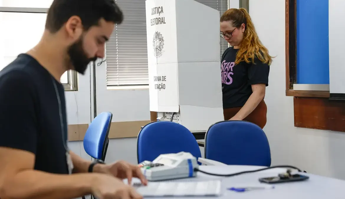 Eleitor que faltou ao primeiro turno pode votar no segundo