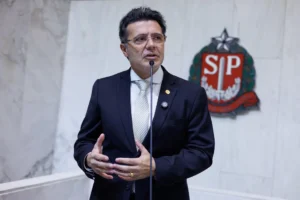Deputado detido após atingir jornalista com um tiro defendeu liberação de armas em 2017
