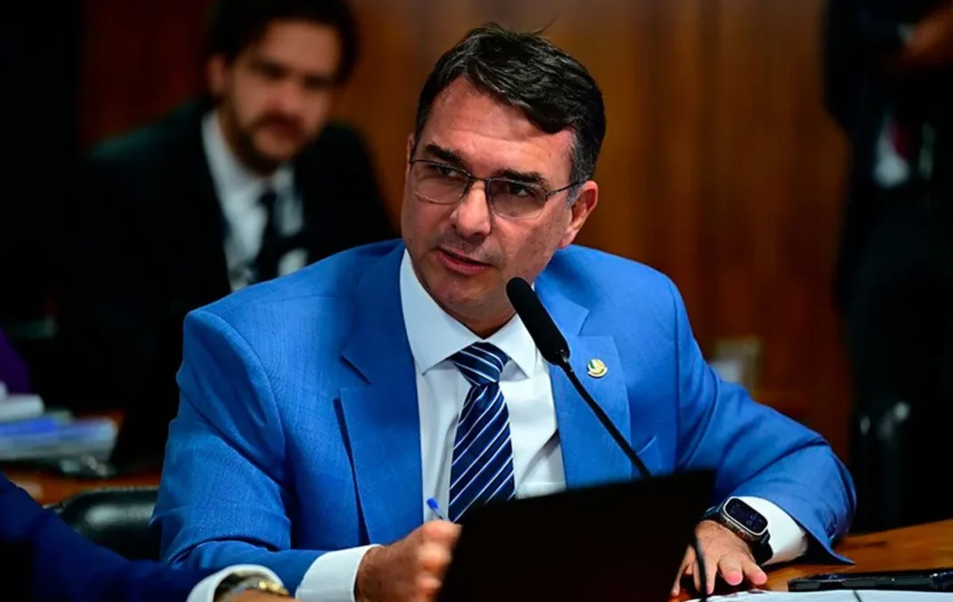 Grupo de Flávio Bolsonaro tenta esvaziar debate sobre fim da 6×1, mas sessão está mantida