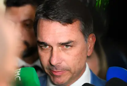 Flávio Bolsonaro diz que vai usar maioria no Congresso para ‘mudar a Constituição’