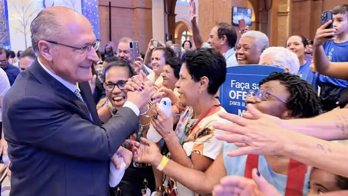 Em Aparecida, Alckmin pede isenção da Justiça Eleitoral