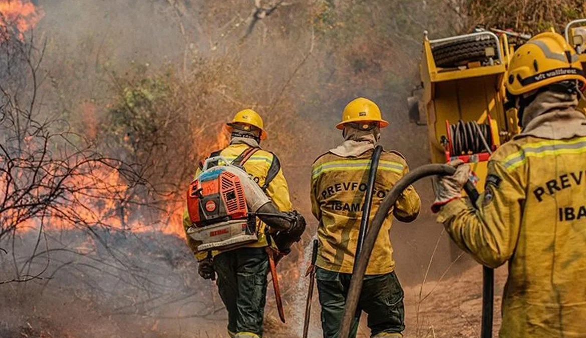 FAB envia cargueiros militares para reforçar combate a incêndios florestais no Amazonas