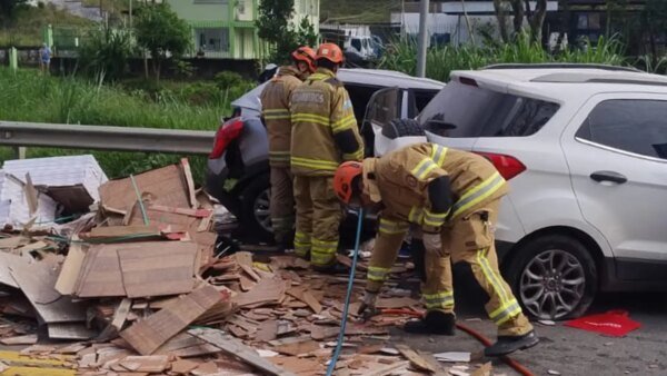 Acidente em Barra do Piraí deixa cinco pessoas mortas e nove feridos