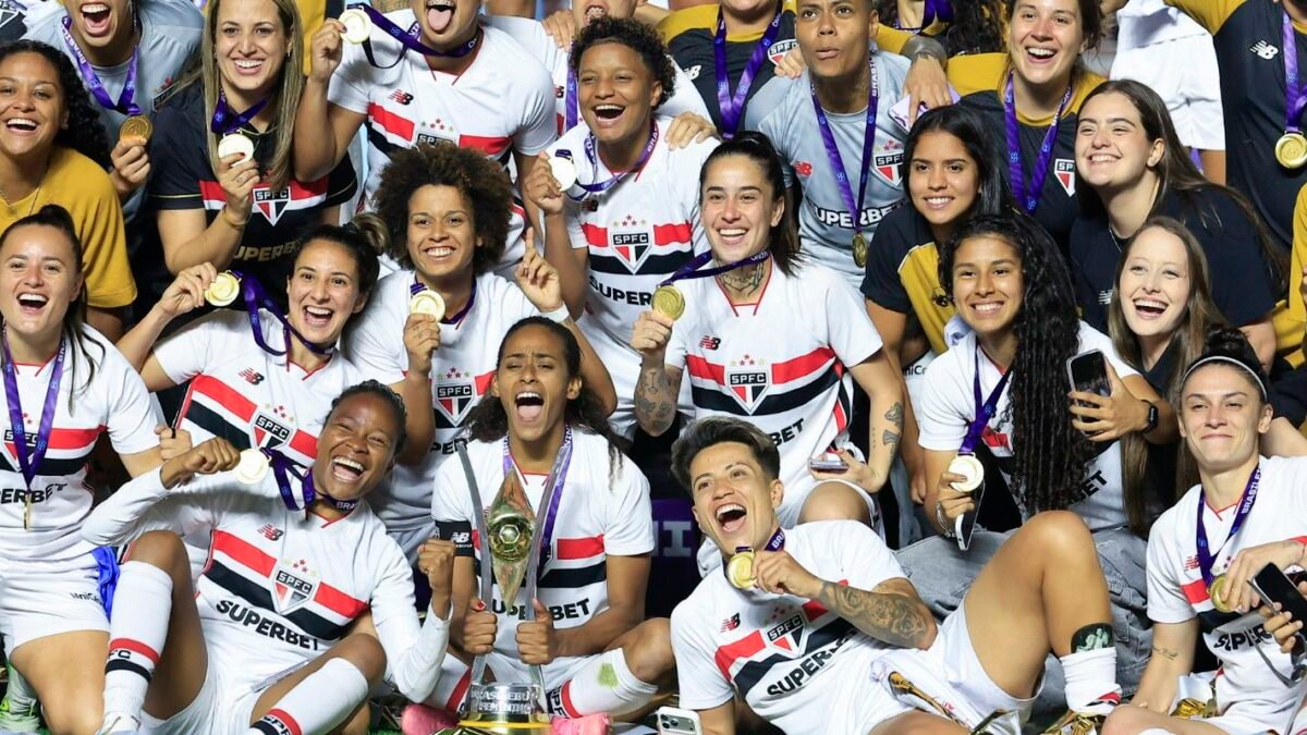 São Paulo segura Corinthians e é campeão brasileiro pela 1ª vez