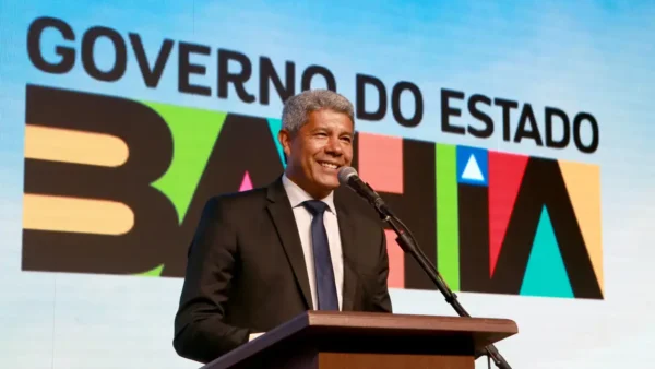 Jerônimo (PT) é reeleito governador no primeiro turno na Bahia
