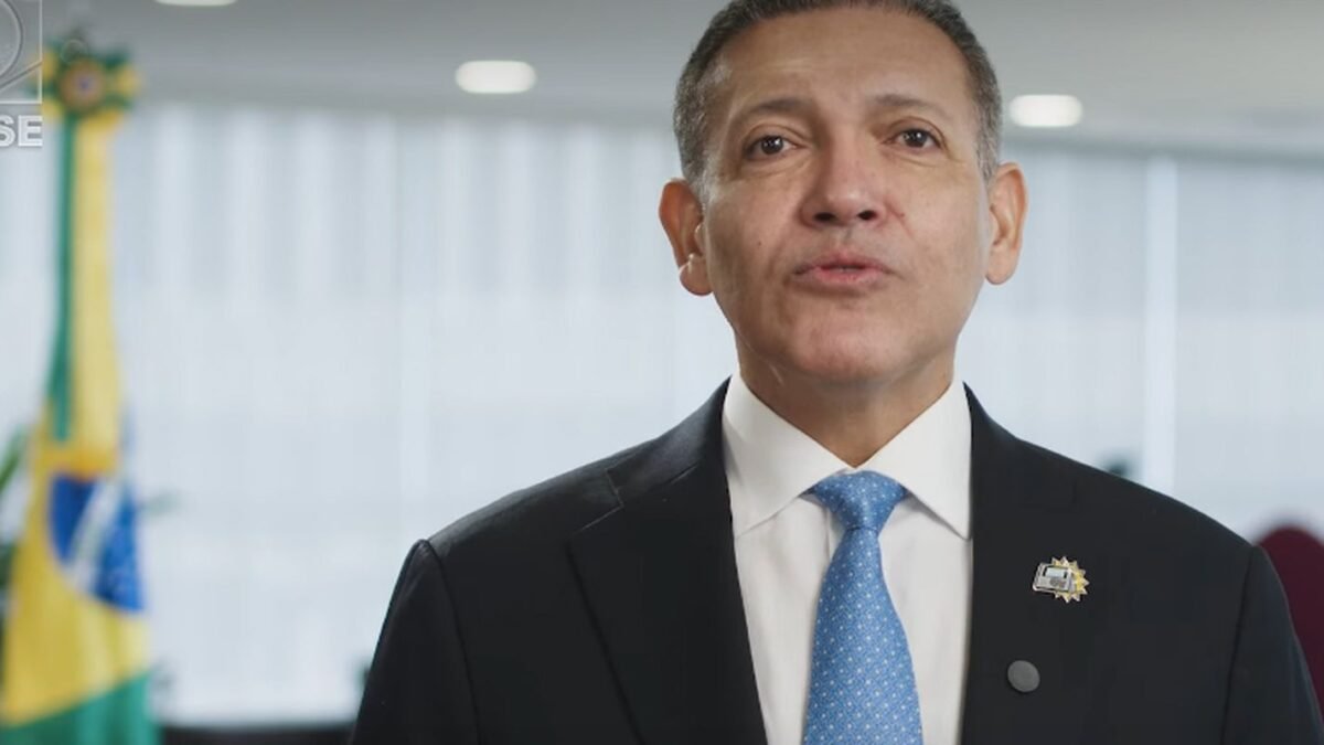 Presidente do TSE diz que voto é direito fundamental dos brasileiros
