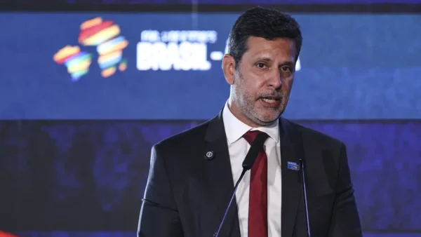 MEC irá pedir investigação de ameaças a universidades em redes sociais