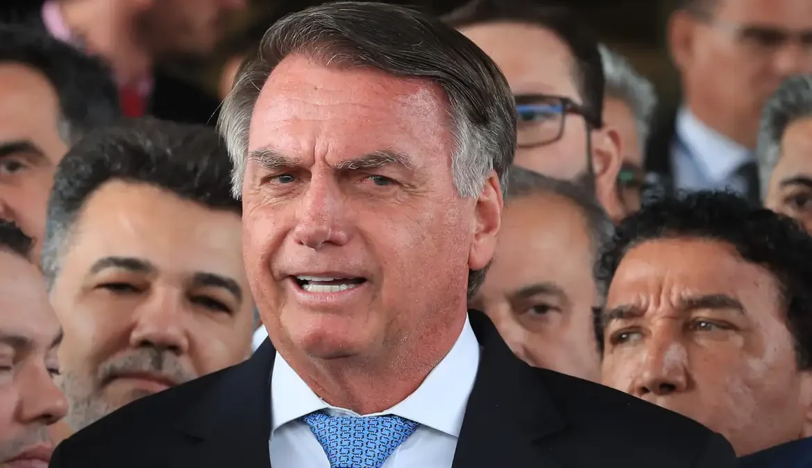 Defesa de Bolsonaro pede liberdade do ex-presidente com base em sessão sobre Moraes