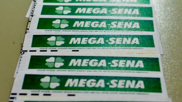 Mega-Sena acumula para R$ 100 milhões; confira os números sorteados
