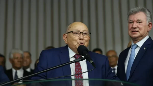 Entidade pede inelegibilidade de políticos após pastor dizer que igreja elegeu candidatos