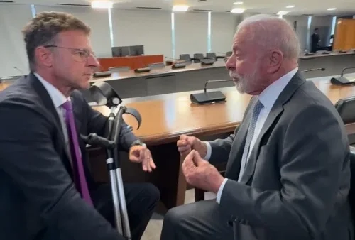 Em conversa com Edu Moreira, Lula manda recado a jovens de 16 a 20 anos