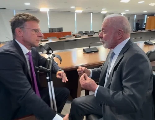 Em conversa com Edu Moreira, Lula manda recado a jovens de 16 a 20 anos