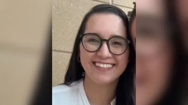 Brasileira é presa pelo ICE ao desembarcar nos EUA, diz família
