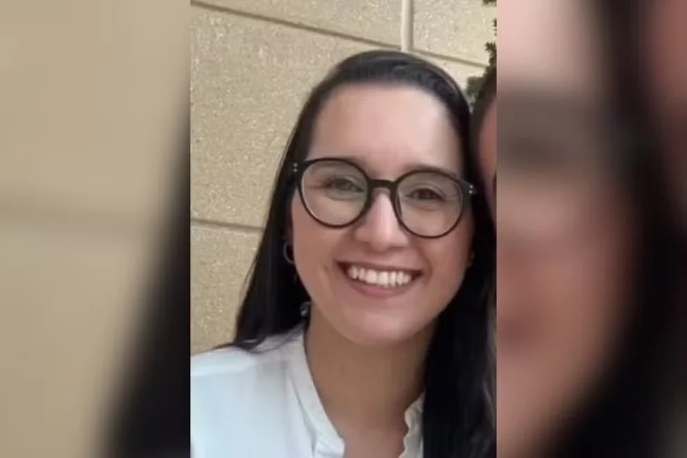 Brasileira é presa pelo ICE ao desembarcar nos EUA, diz família